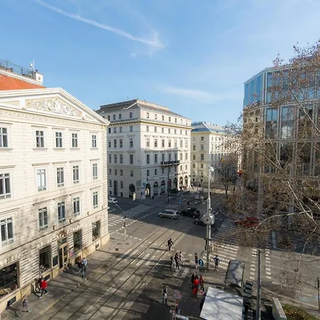 Vienna Residence, City Hall - Parliament-3